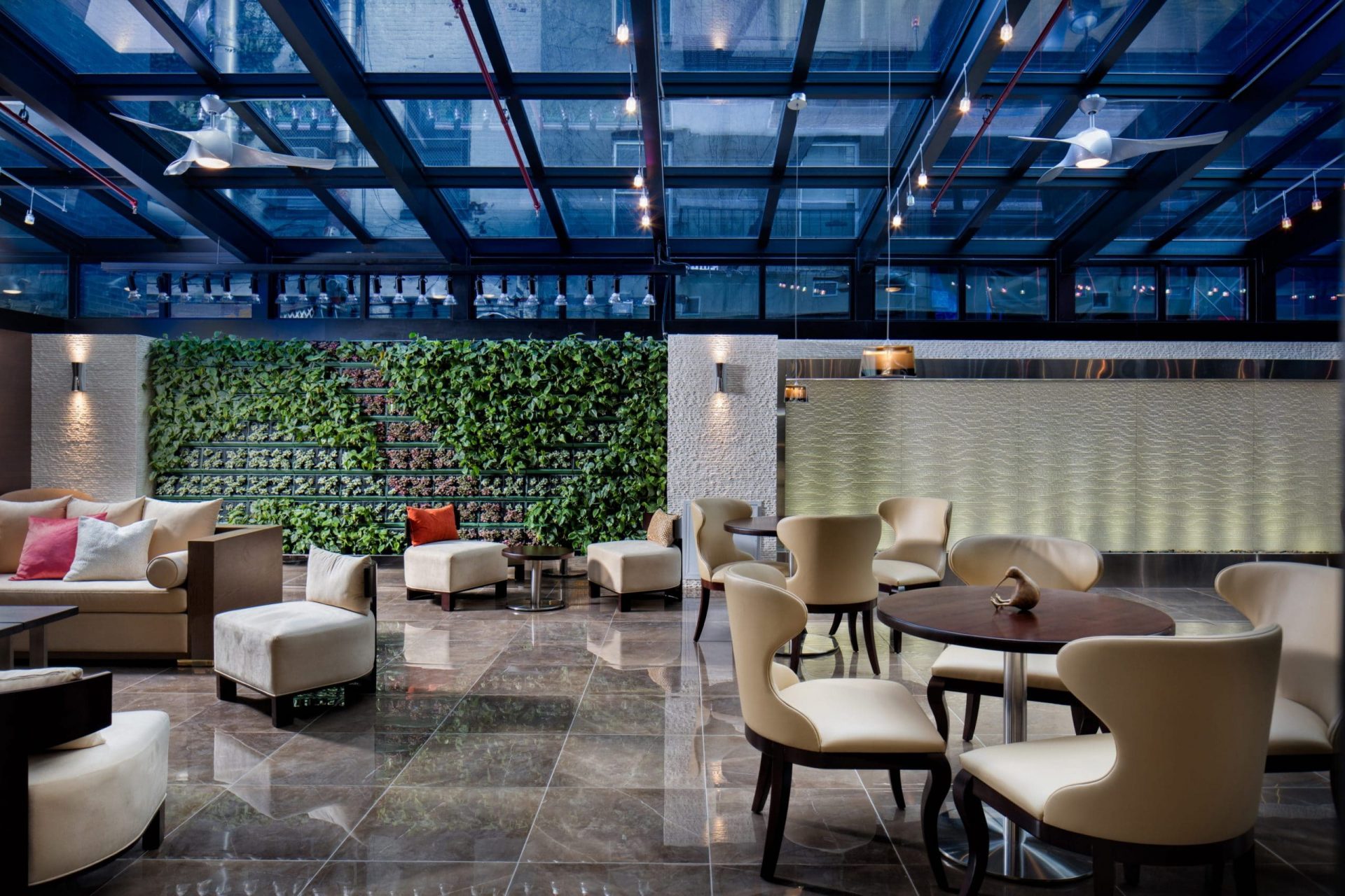 1-holiday-inn-hotel-brooklyn-new-york-lemay-architecture-design-greenyard_credits-inessa-binenbaum