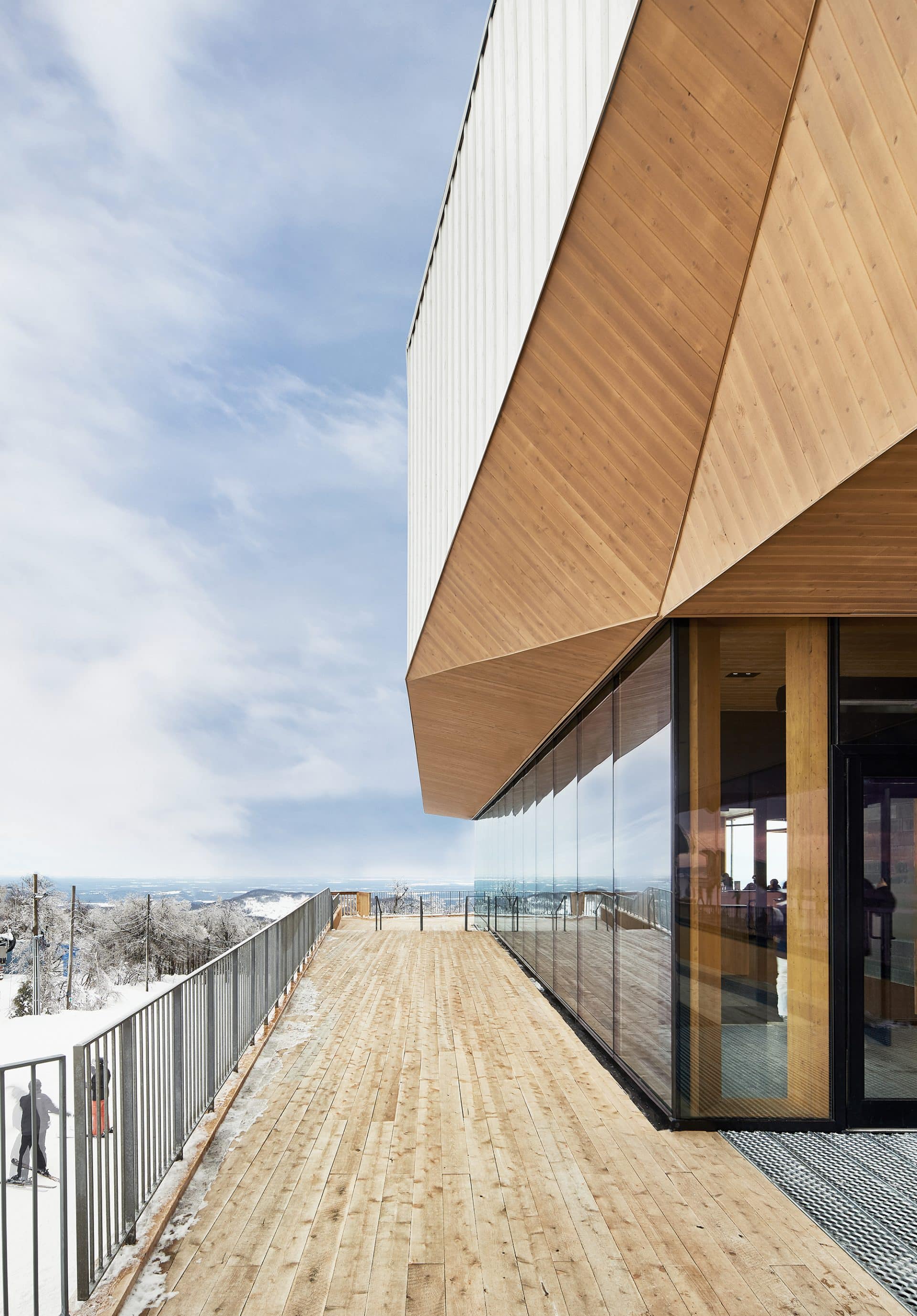 bromont-ski-chalet-architecture-lemay-montreal-wood-leisure-and-entertainment-3