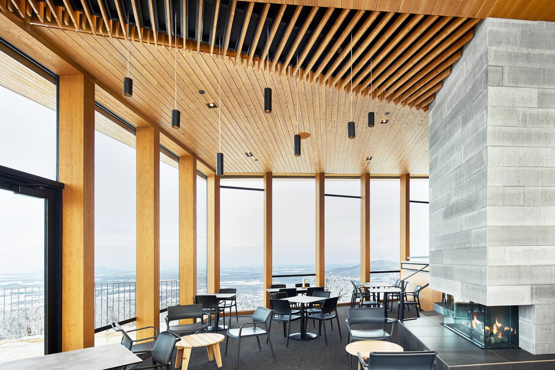 Bromont-Summit-Chalet-Lemay-Architecture-Design-credit-Phil-Bernard-4