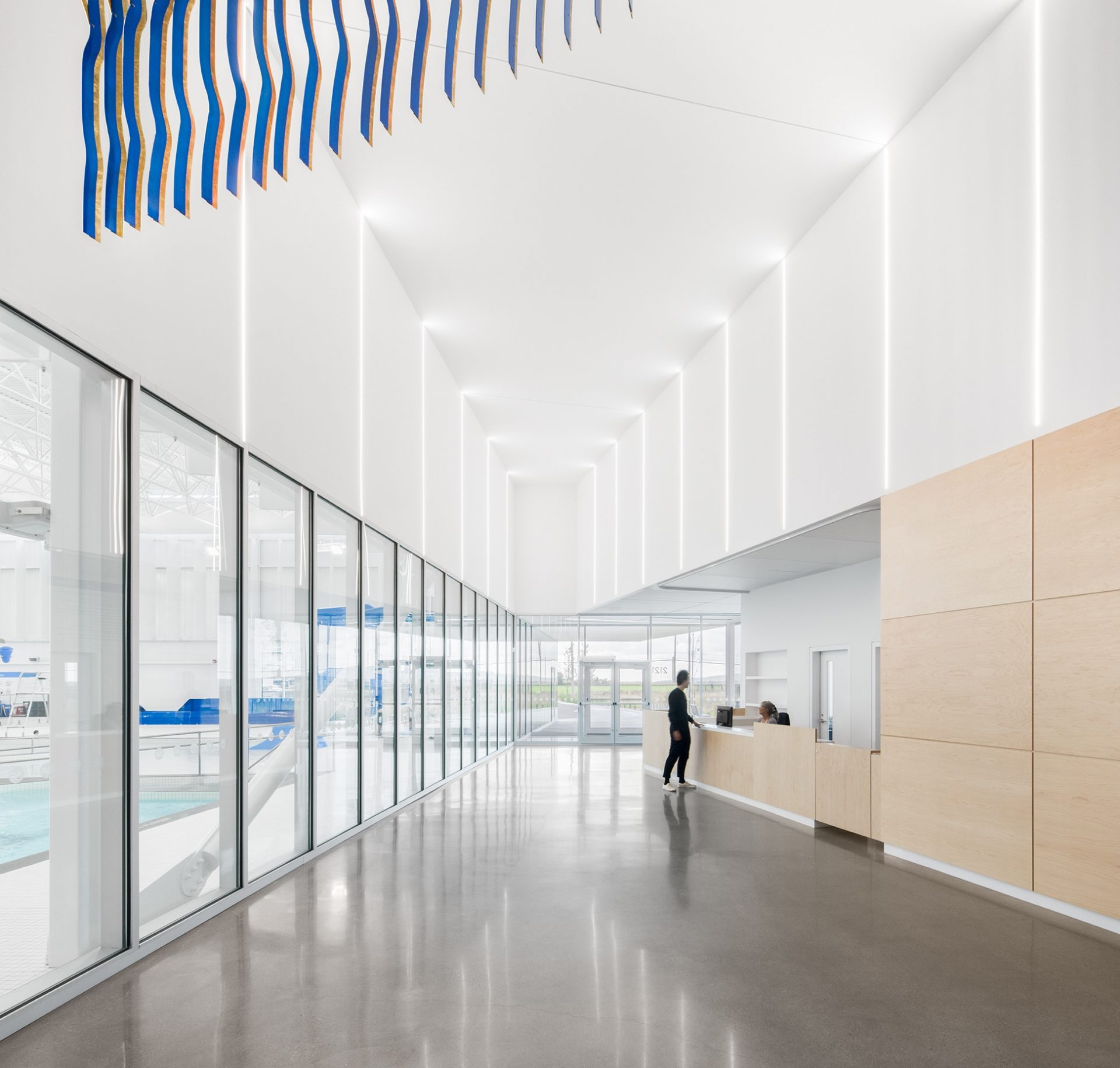 Centre-aquatique-Beloeil-Lemay-Architecture-Design-Credit-davidboyerphotographe-Interior-Lobby-4
