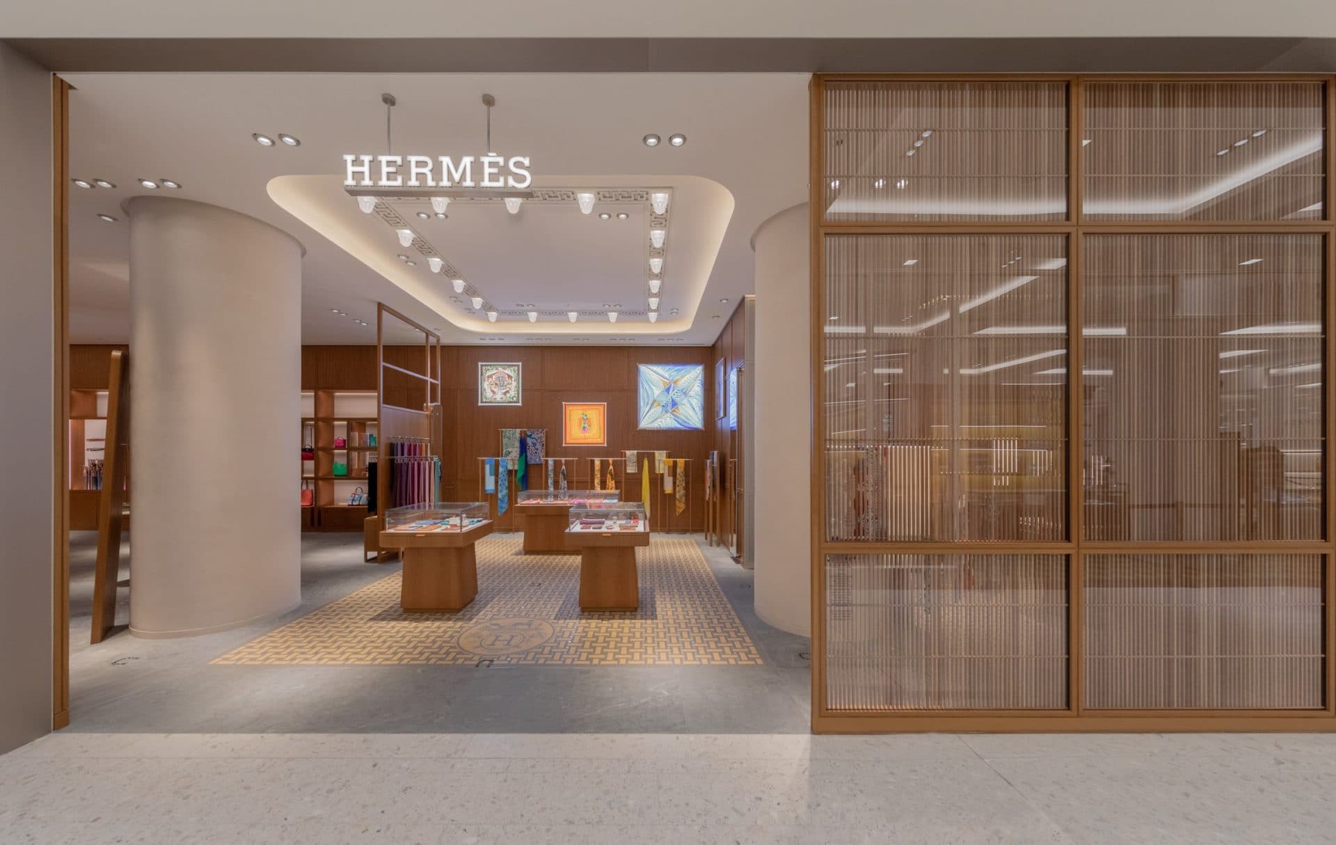 E-Lemay-Architecture-Ogilvy-HoltRenfrew-eritage-Building-Retail-Hermes-Boutique-Montreal