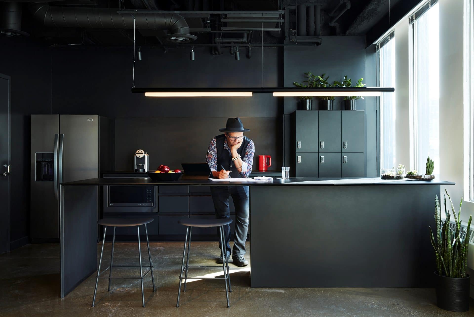 Lemay-Architecture-Design-Toronto-Office-60Adelaide-Kitchen