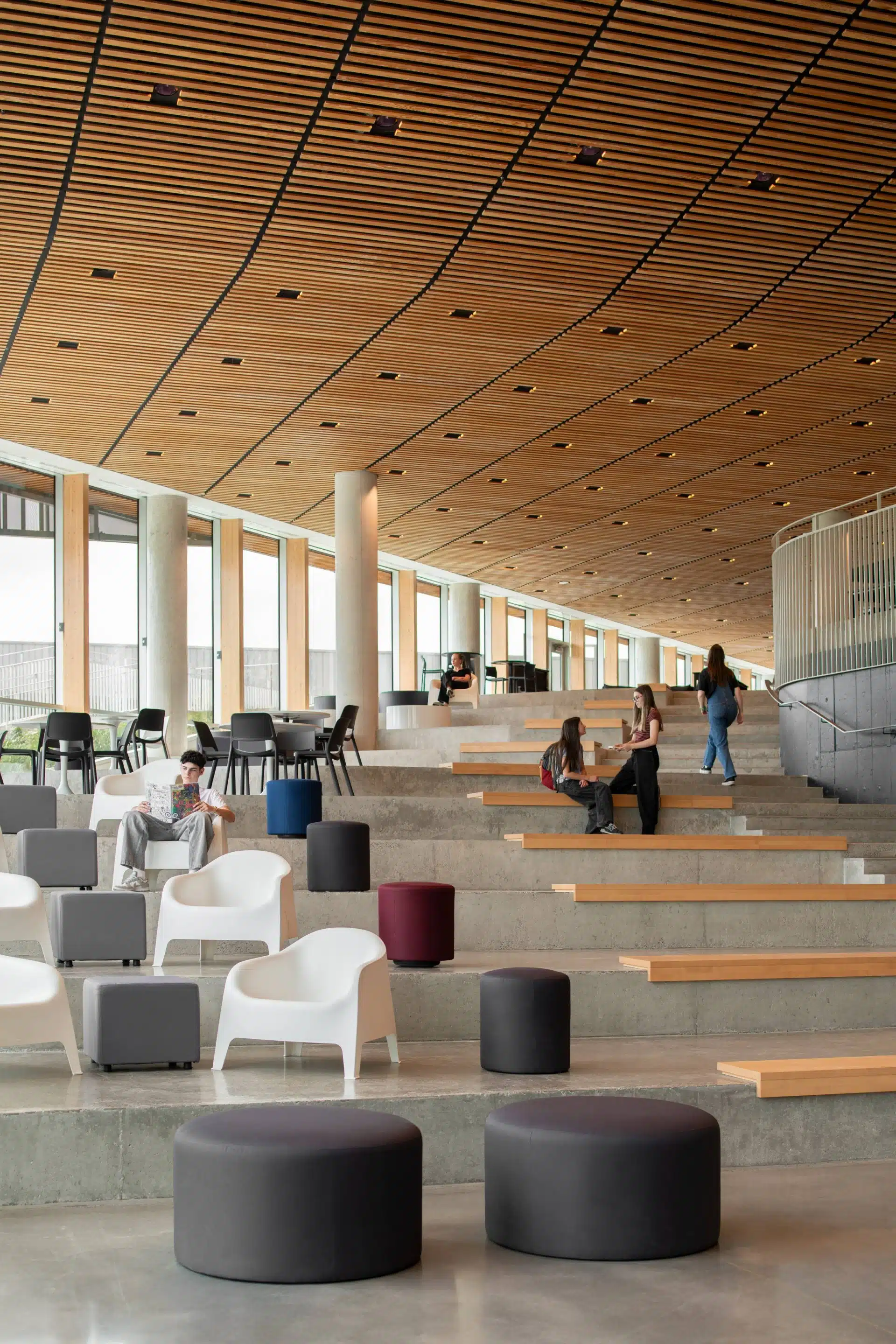 Ecole-secondaire-Marechal-Mirabel-Lemay-credit-David-Boyer-03