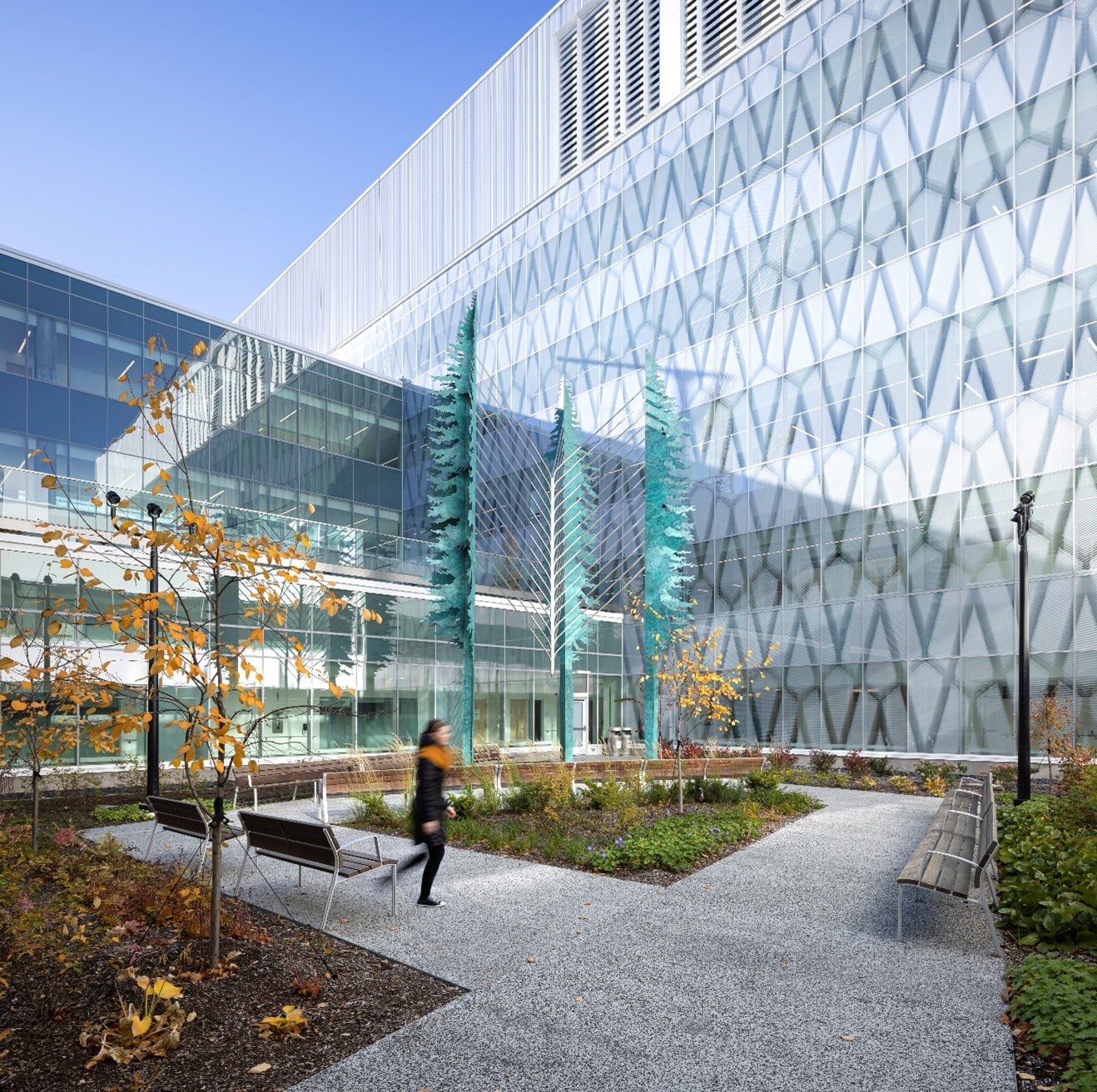 CHUQ-Healthcare-Quebec-Architecture-Design-Lemay-Inside courtyard