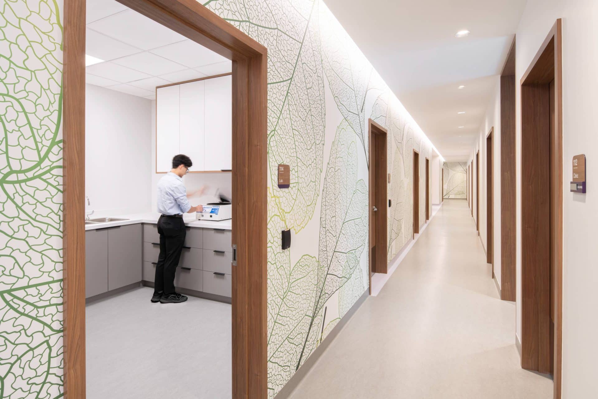 Telus-Clinic-Toronto-Lemay-Architecture-Design-credit-David Boyer Photographe Inc.-2