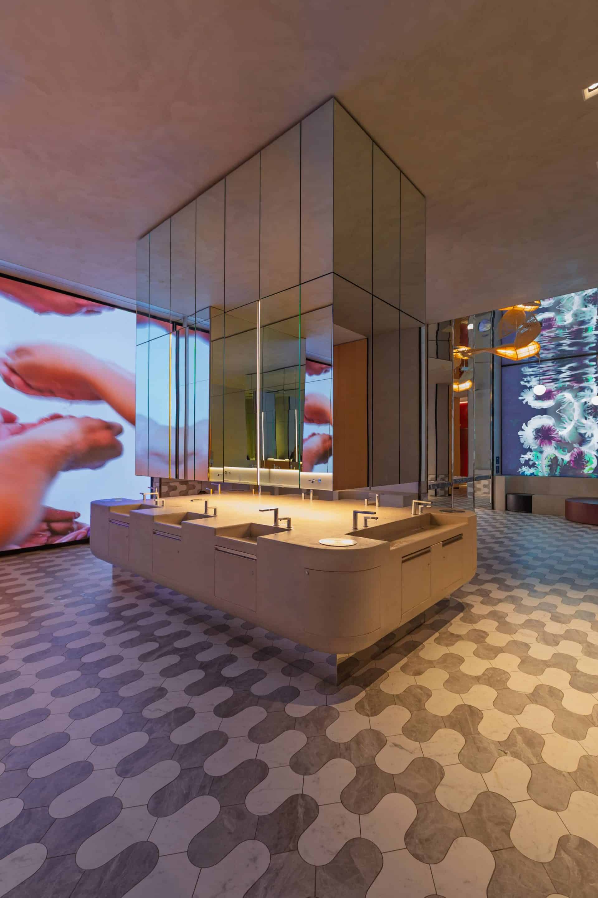 Royalmount_Inclusive-washrooms_Lemay_Frederic_Bouchard (2)