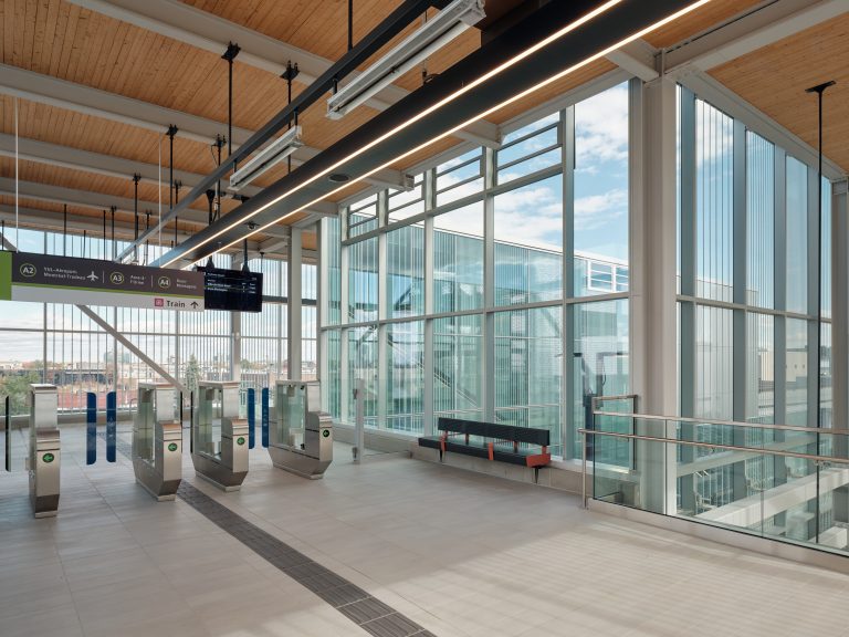 Le REM Deux-Montagnes : un nouveau chapitre pour la mobilité durable dans le Grand Montréal