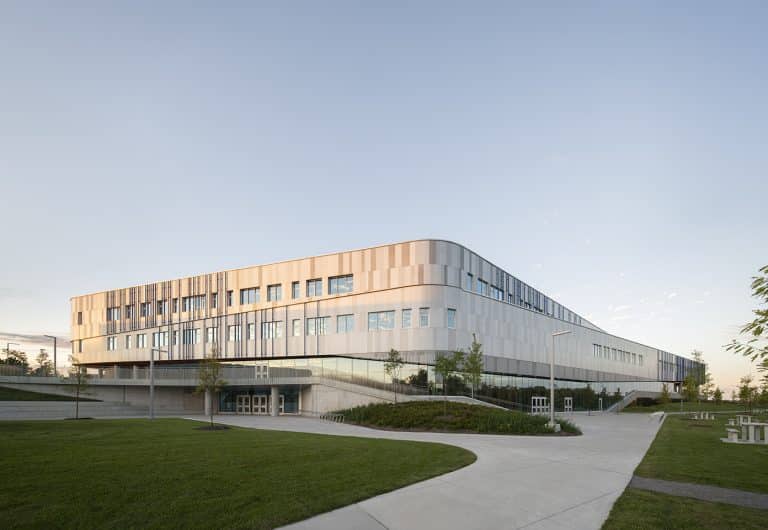 Maréchal Secondary School wins a Best of Year Award!