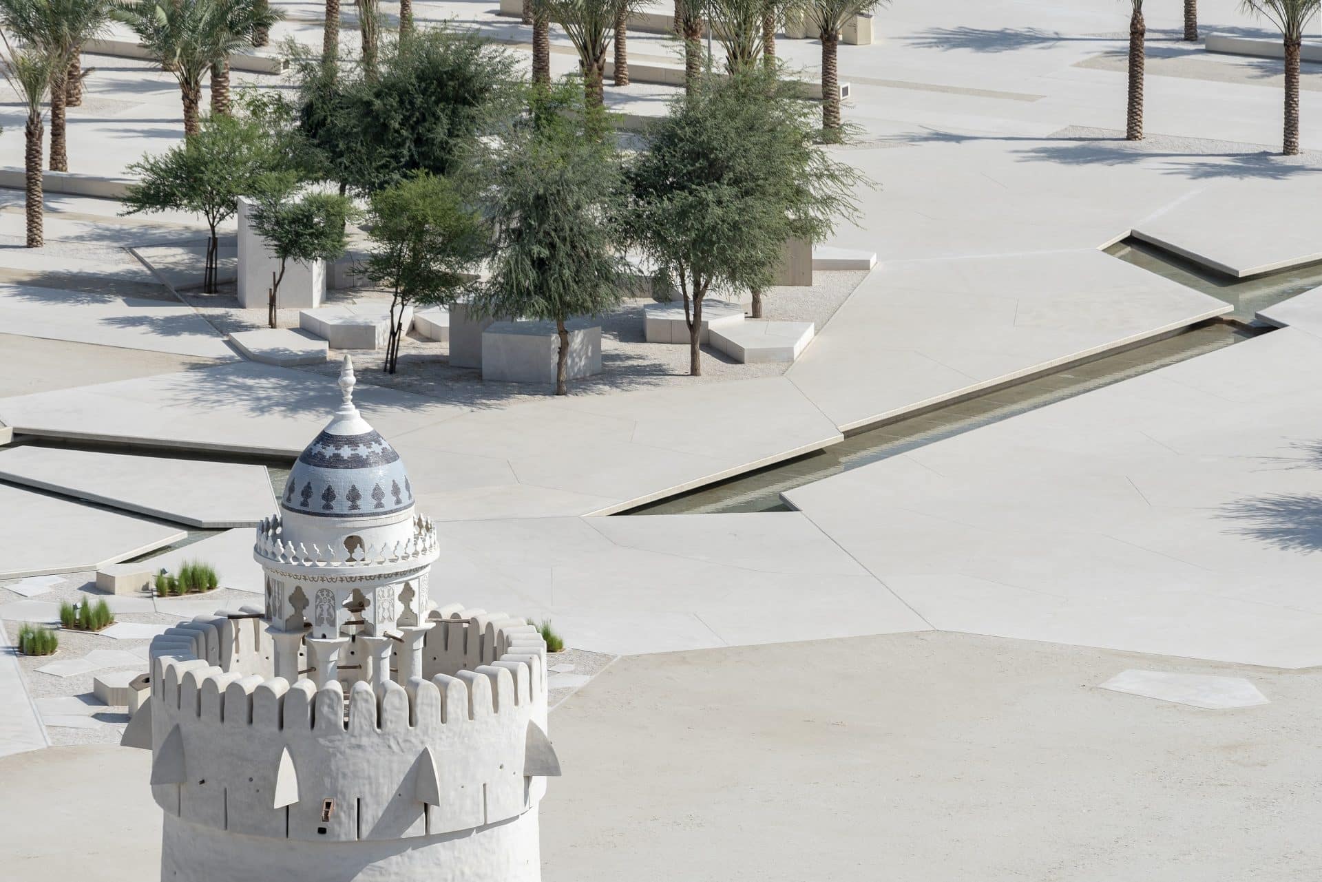 05_Landscape_seen_from_Qasr_Al_Hosn_fort_CEBRA_photographer_Mikkel_Frost